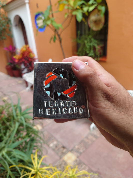 Alhajero artesanal cuadrado de hojalata repujada – caja decorativa mexicana hecha a mano