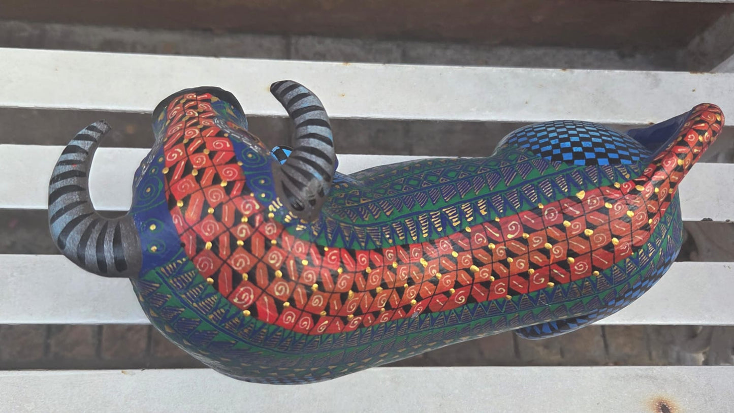 Toro Alebrije índigo