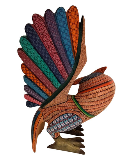 Alebrije de Búho con Alas Extendidas Tallado y Pintado a Mano