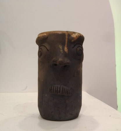 Vaso de Barro con Cara Hecho y Pintado a Mano