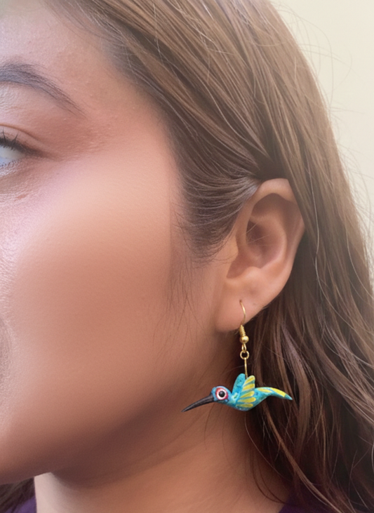 Aretes de Colibrí Alebrije - Madera de Copal Pintada a Mano (5cm)
