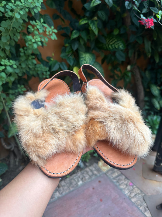 Huaraches artesanales con pelito – Calzado mexicano hecho a mano en piel