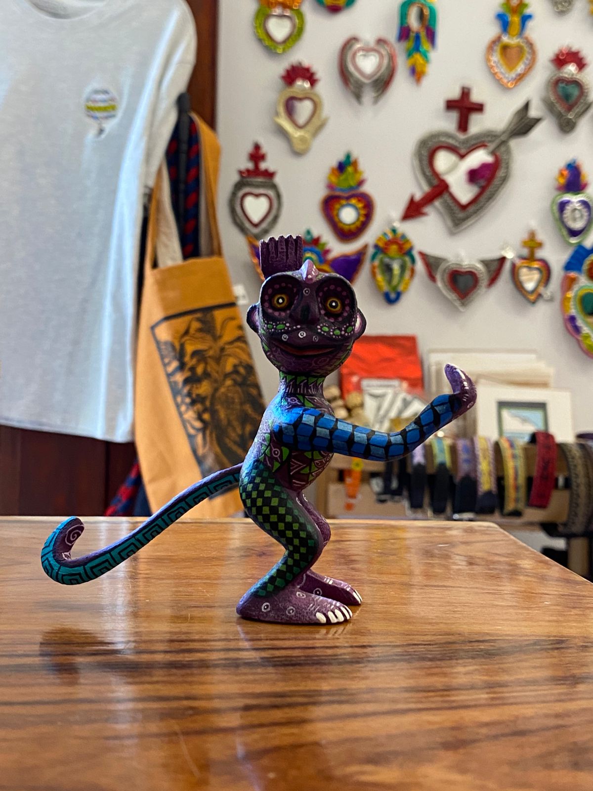 Alebrije fino de mono fantástico – figura tallada y pintada a mano en madera de copal, arte oaxaqueño