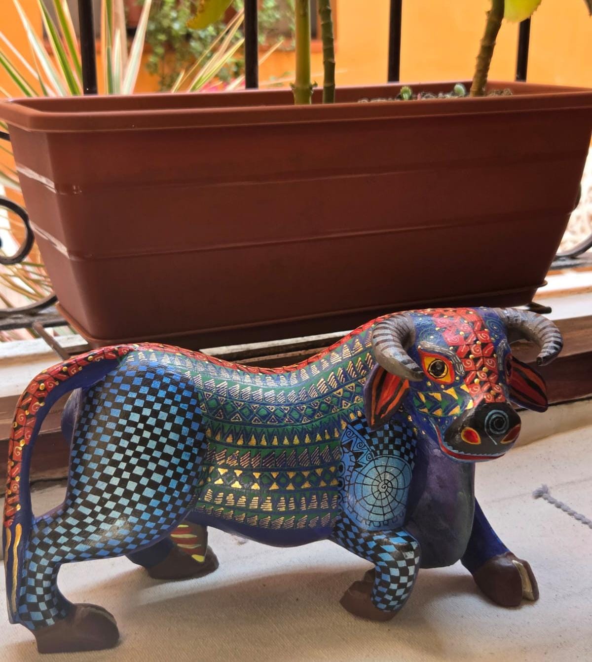 Toro Alebrije índigo