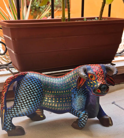 Toro Alebrije índigo