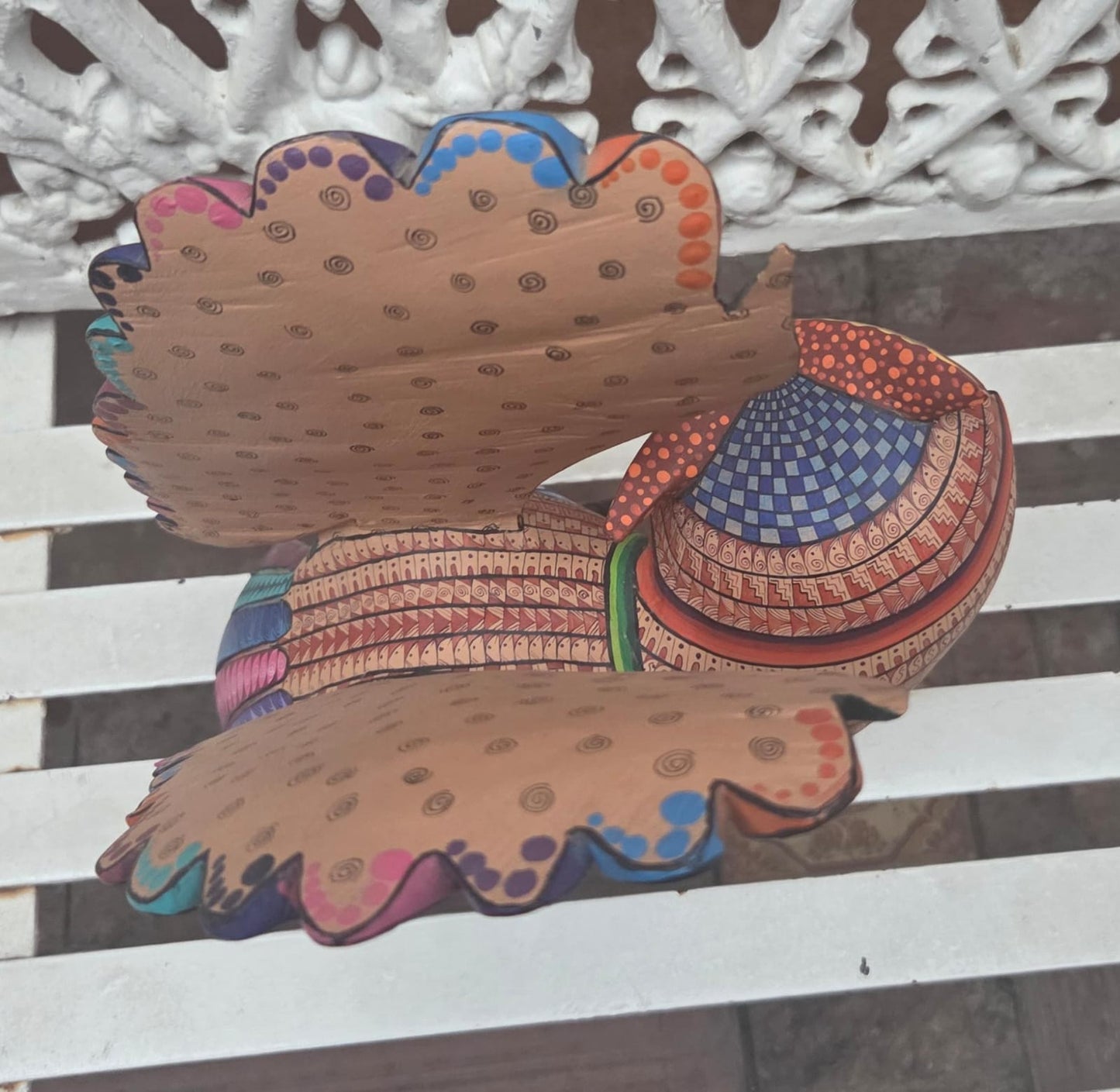 Búho alebrije de colores