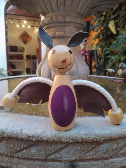 Vampiro de Madera Artesanal Pintado a Mano