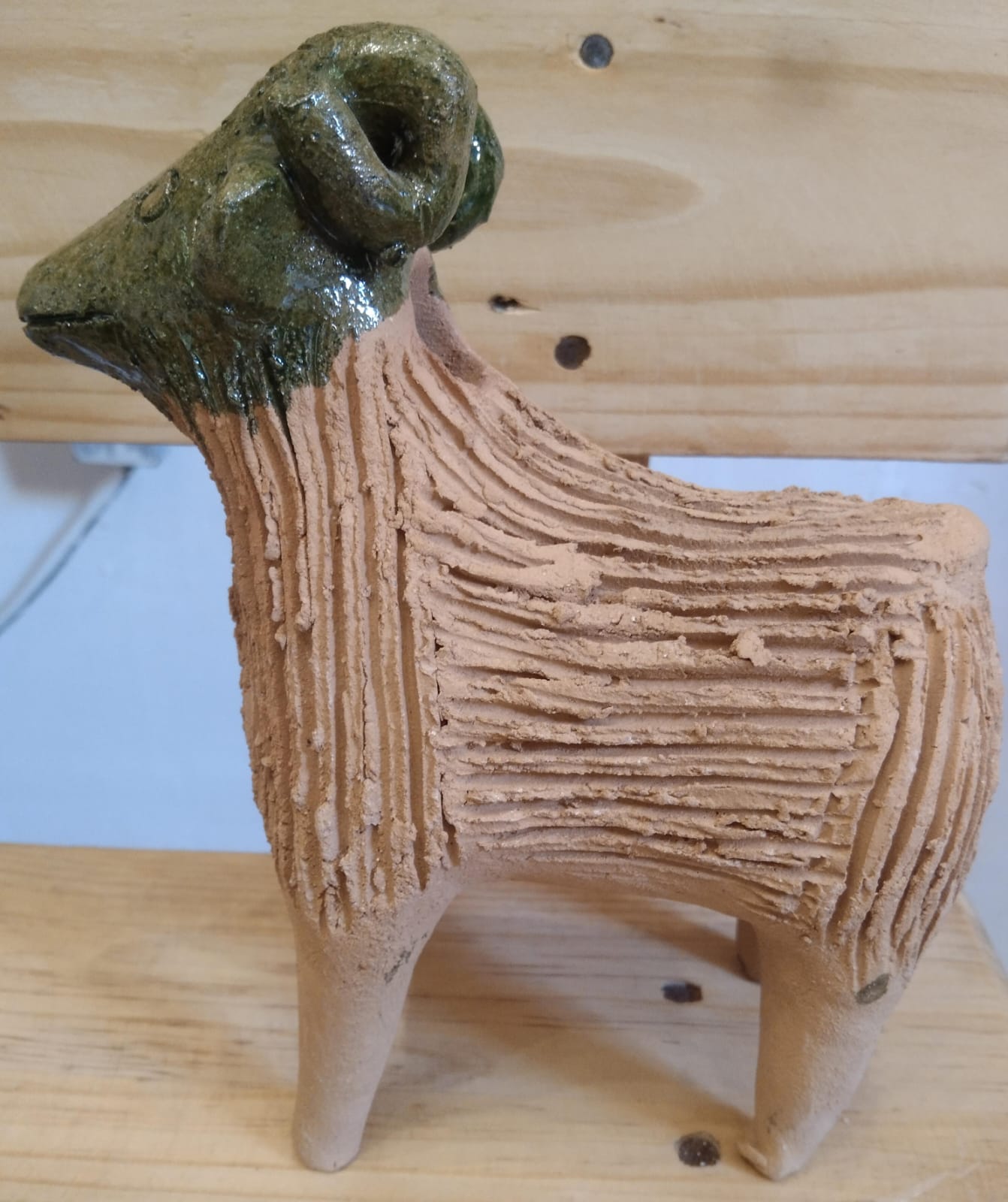 Figura de Borrego en Barro Artesanal – Pieza Única Hecha a Mano